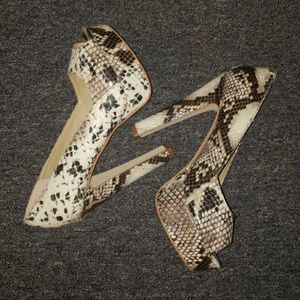 *Steve Madden P-Rossi Platform Snakeskin Heels*